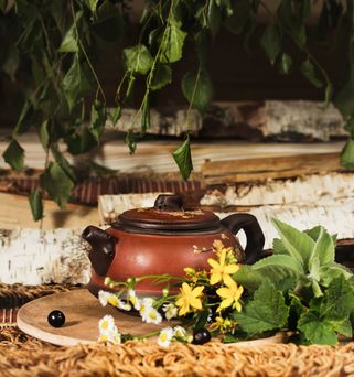Té hecho de varias hierbas para desintoxicar. 