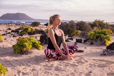 Yoga y senderismo en Fuerteventura 